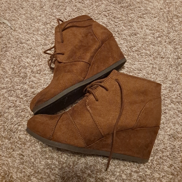 Unr8ted Lace up booties - Picture 1 of 4